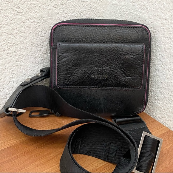 VELEZ Black Cattle Leather Crossbody Wallet Bag - Picture 4 of 16